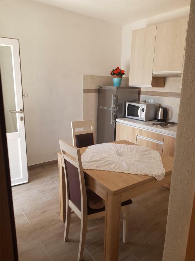 Apartmani Lesic Zaklopatica Lastovo Exterior foto