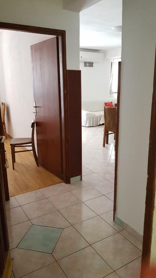 Apartmani Lesic Zaklopatica Lastovo Exterior foto