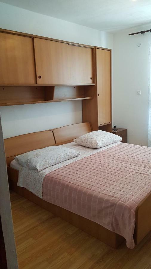 Apartmani Lesic Zaklopatica Lastovo Exterior foto