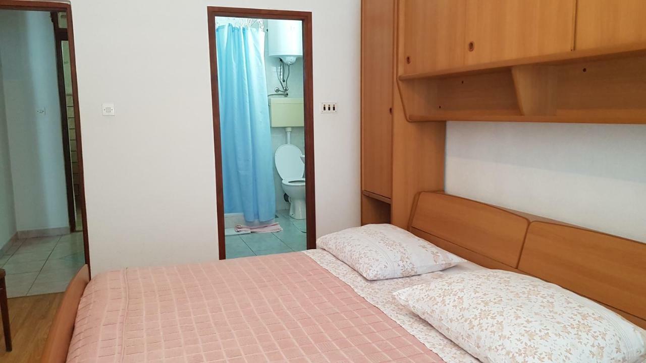 Apartmani Lesic Zaklopatica Lastovo Exterior foto